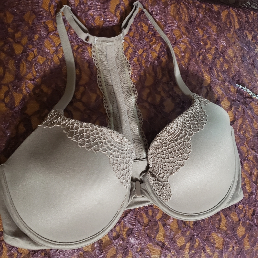 Body by Victoria's Secret Razorback Demi Bra